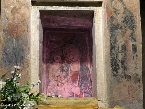 Alto Salento Madonna nella grotta del Santuario di Belvedere